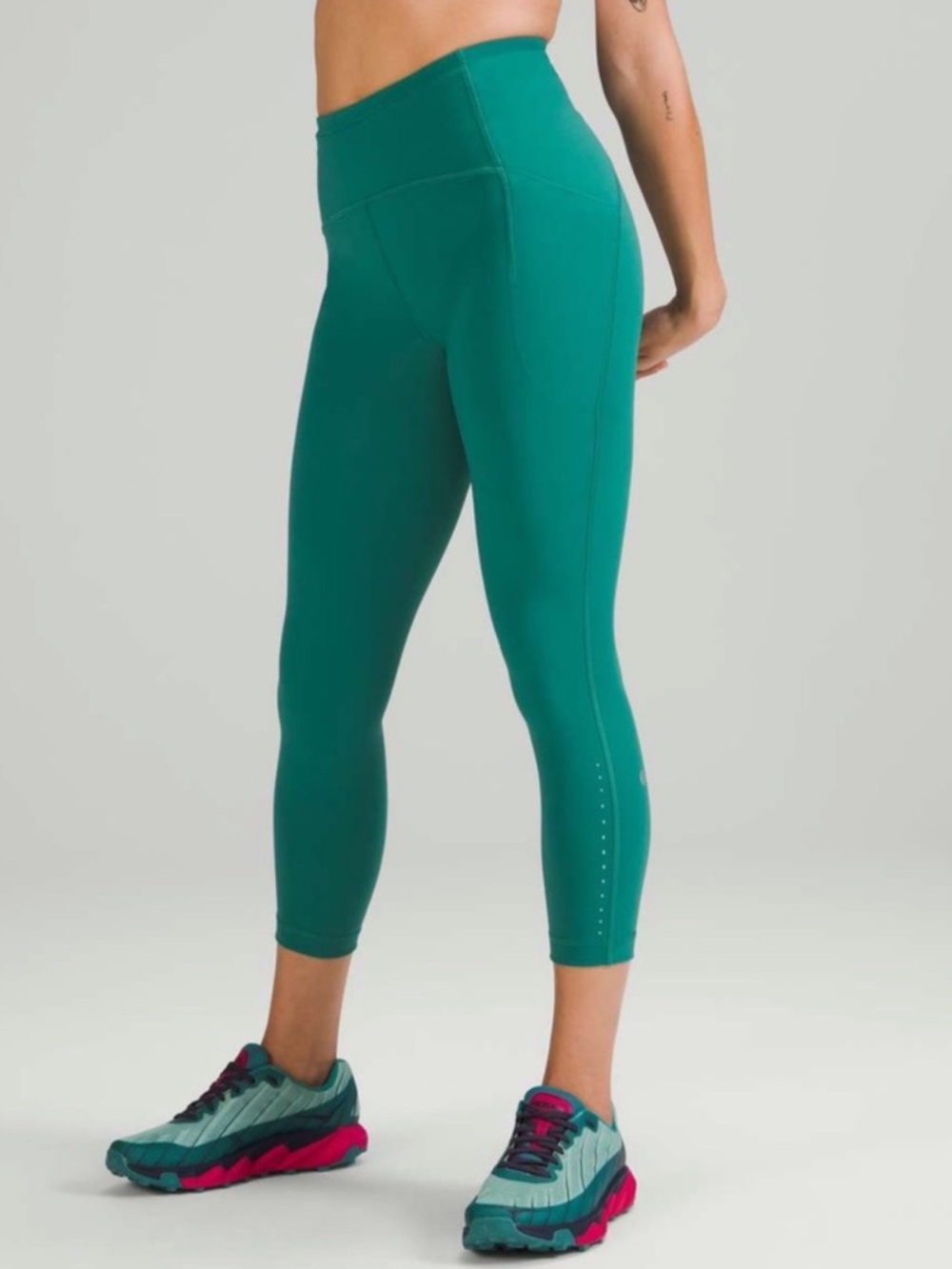 Lululemon high rise swift speed crop 21”